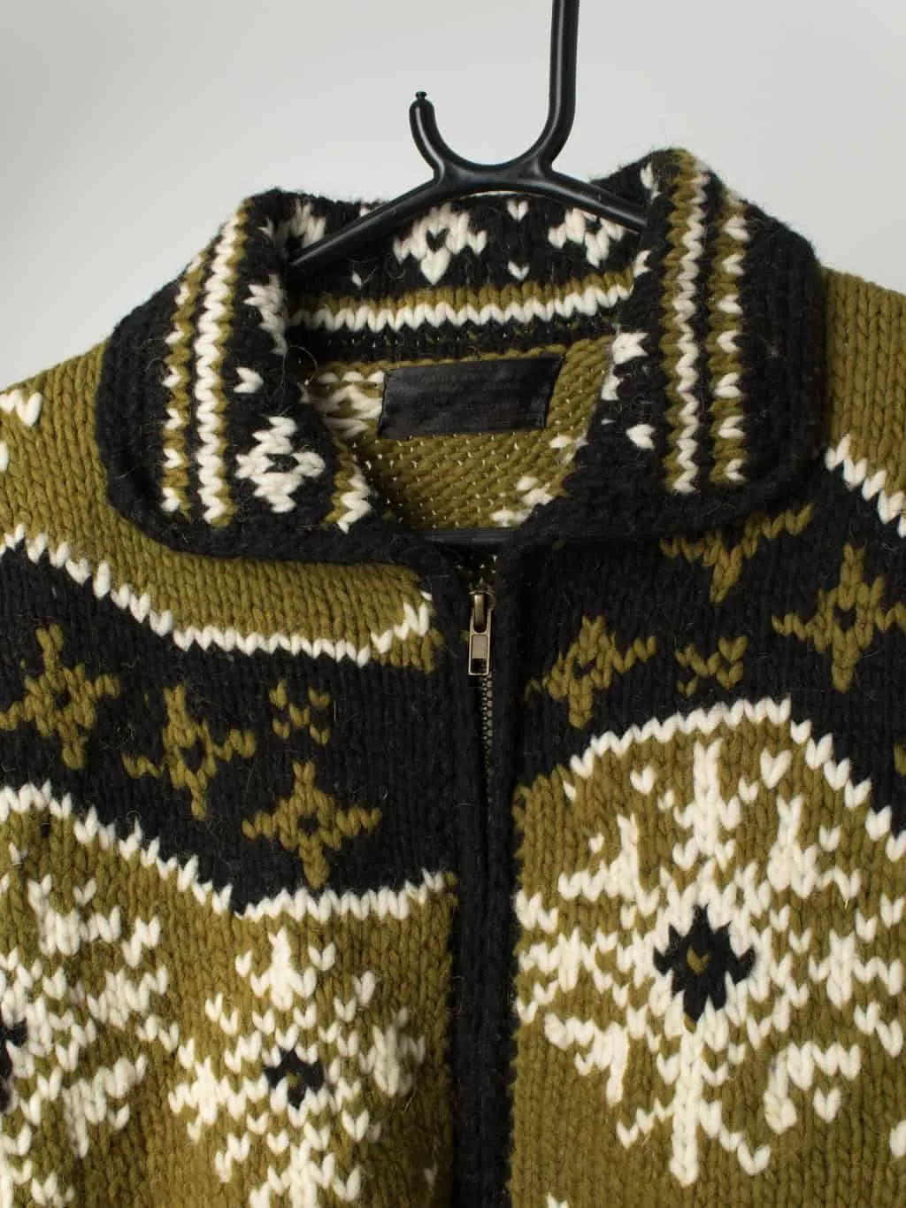 1960s vintage Cowichan sweater in olive green, black and white – Medium