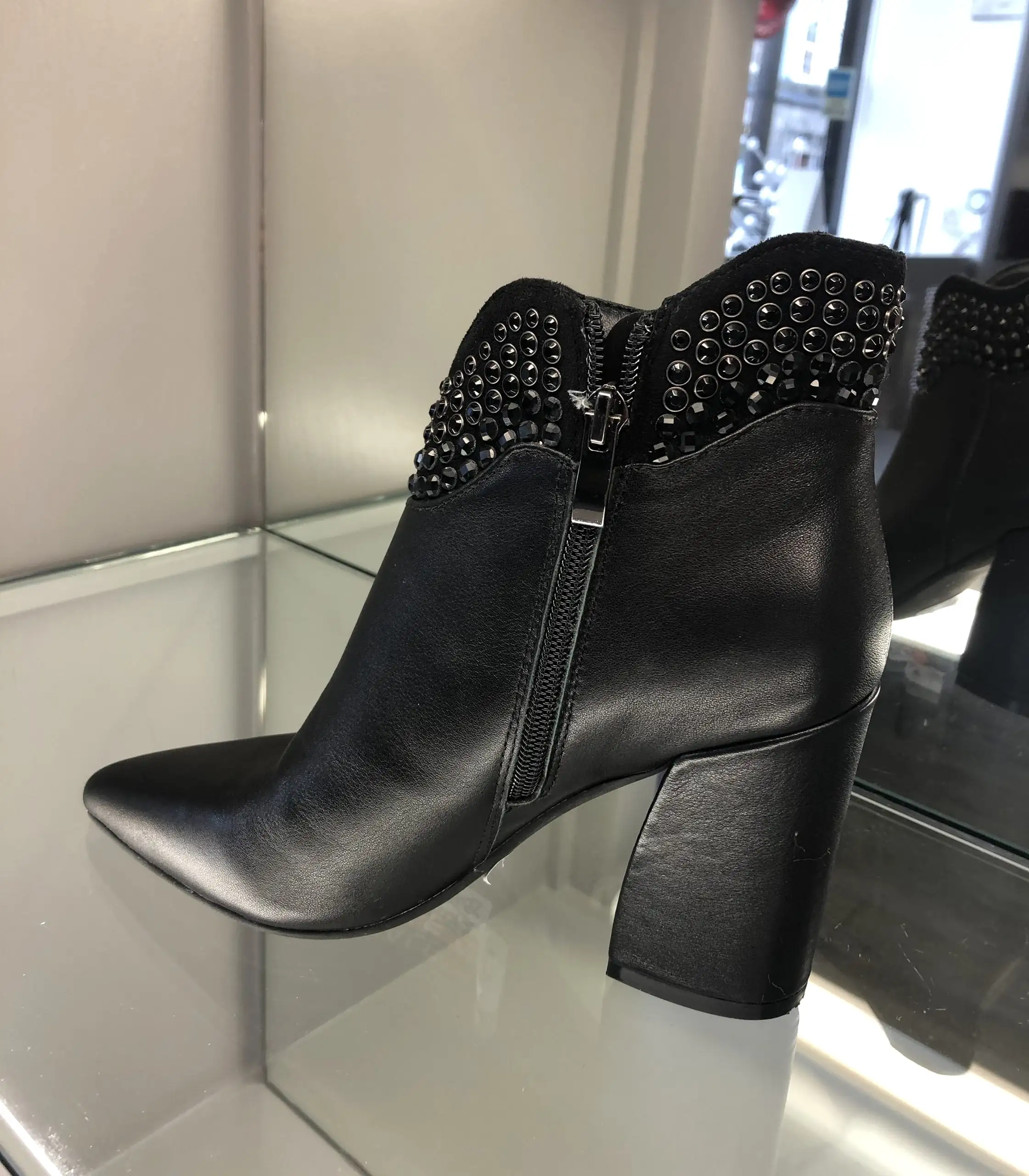 ALMA EN PENA Black Ankle Boots