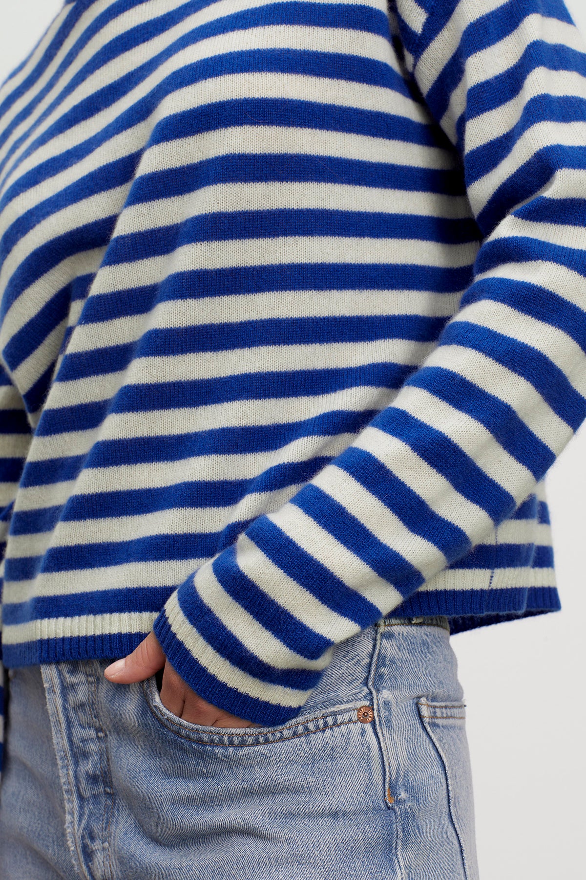 ALYSSA CASHMERE STRIPED CREW NECK SWEATER