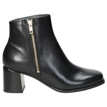 Pitillos Black Heeled Boot