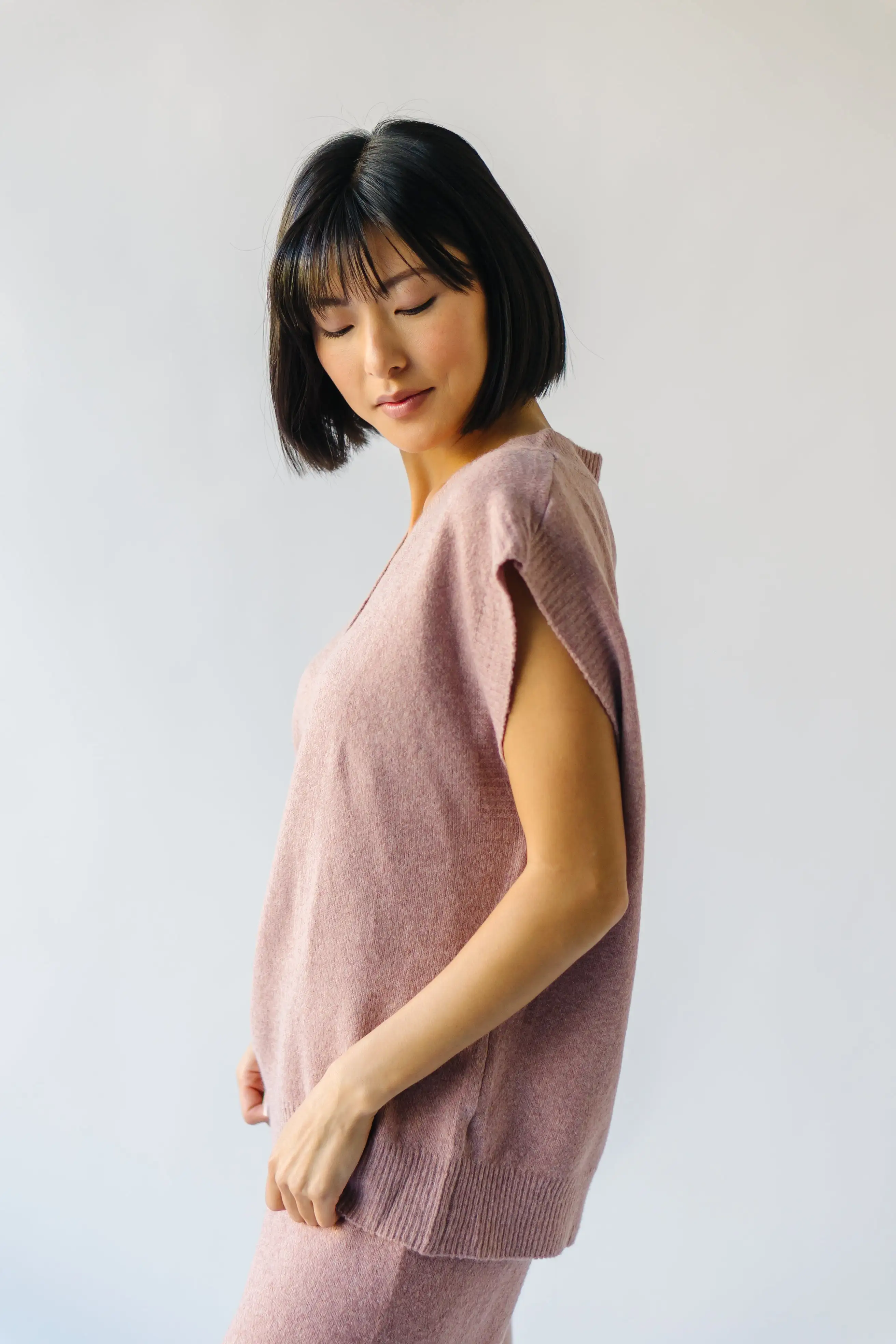 The Heyland V-Neck Knit Sweater in Dusty Pink